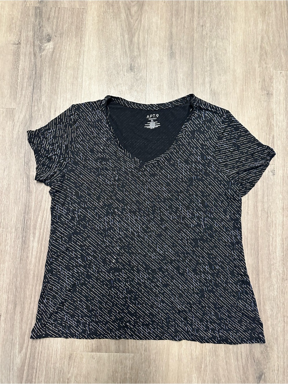 Apt. 9 Black V-Neck Short Sleeve Tee with White Dash Print